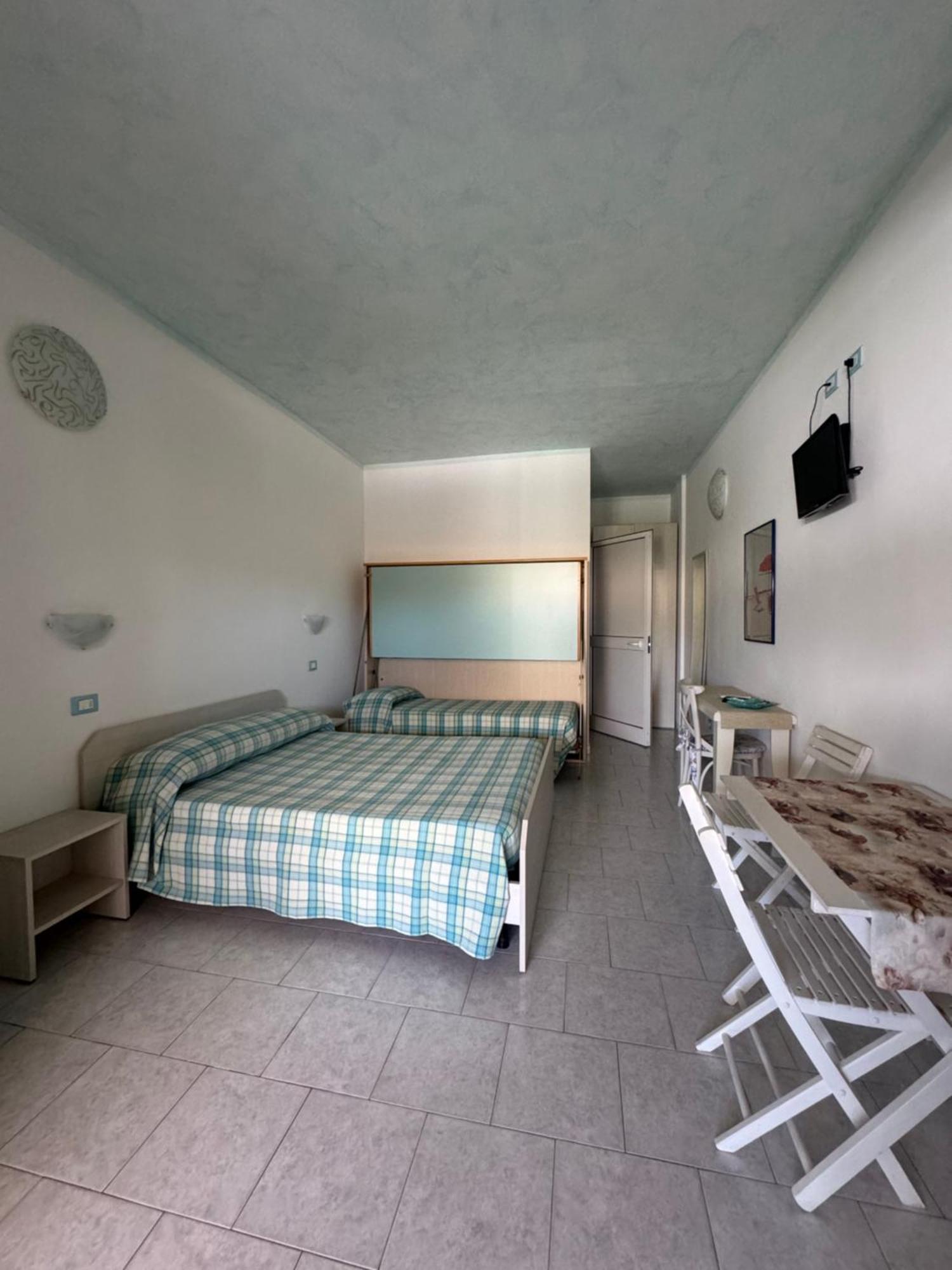 מרינה די קררה Hotel Bagno Stella Del Mare מראה חיצוני תמונה