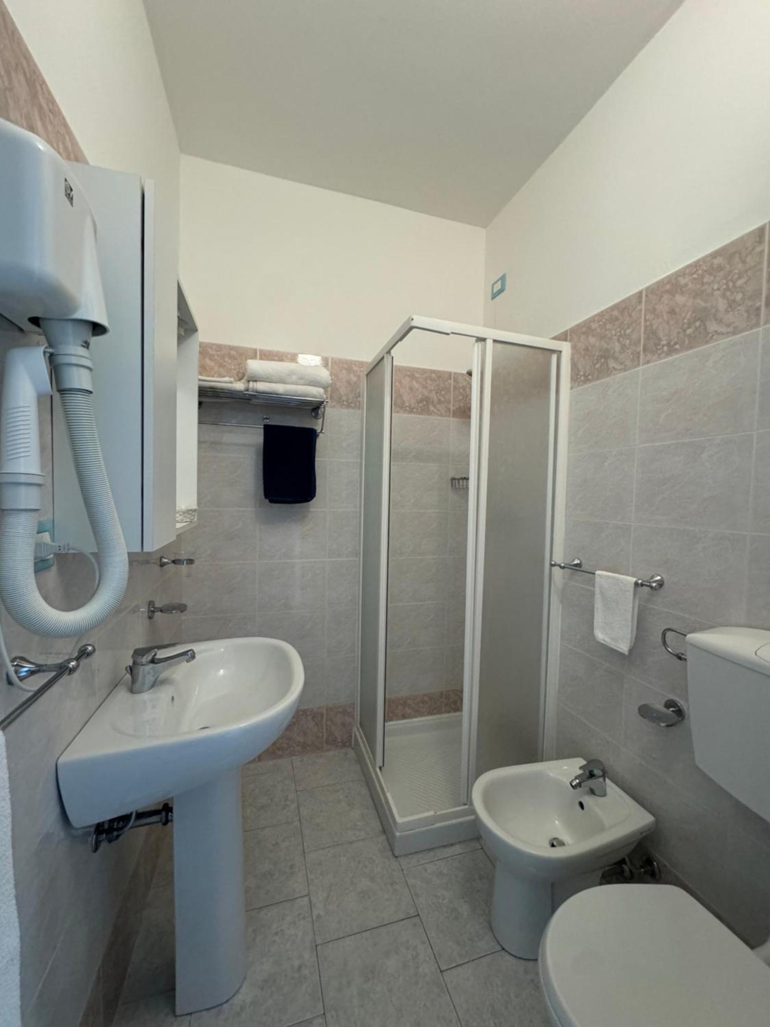 מרינה די קררה Hotel Bagno Stella Del Mare מראה חיצוני תמונה